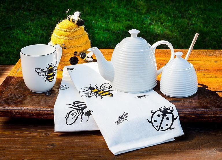 beehive honey pot with dauber toast kitchen accessory