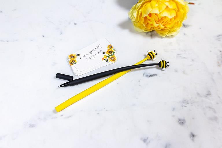 bee pen writing black pen fun pen