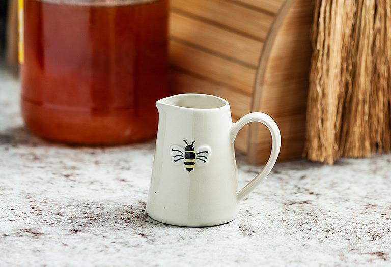 bee design mini milk jug tea and coffee milk jug